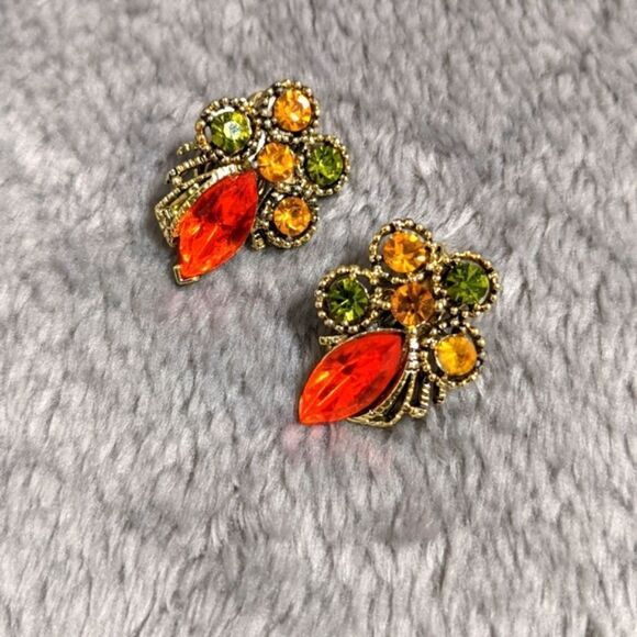 Vintage 1960's Orange, Green & Amber Rhinestone Clip Earrings - Picture 3 of 13